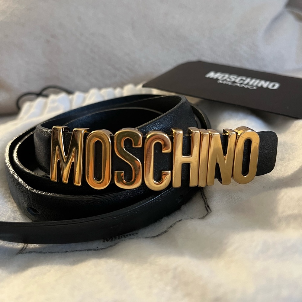 Skinny Moschino belt